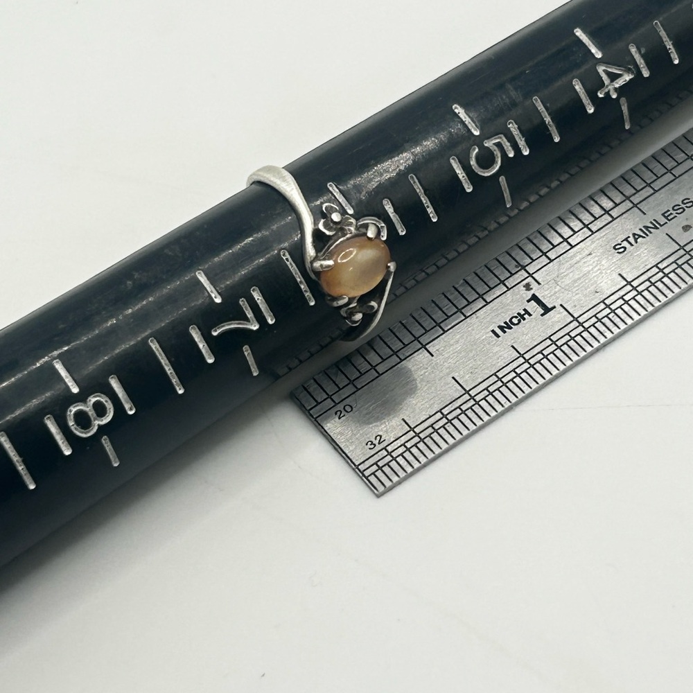 Tiny Vintage Shell Ring, Sterling Silver - Size 6 - image 8